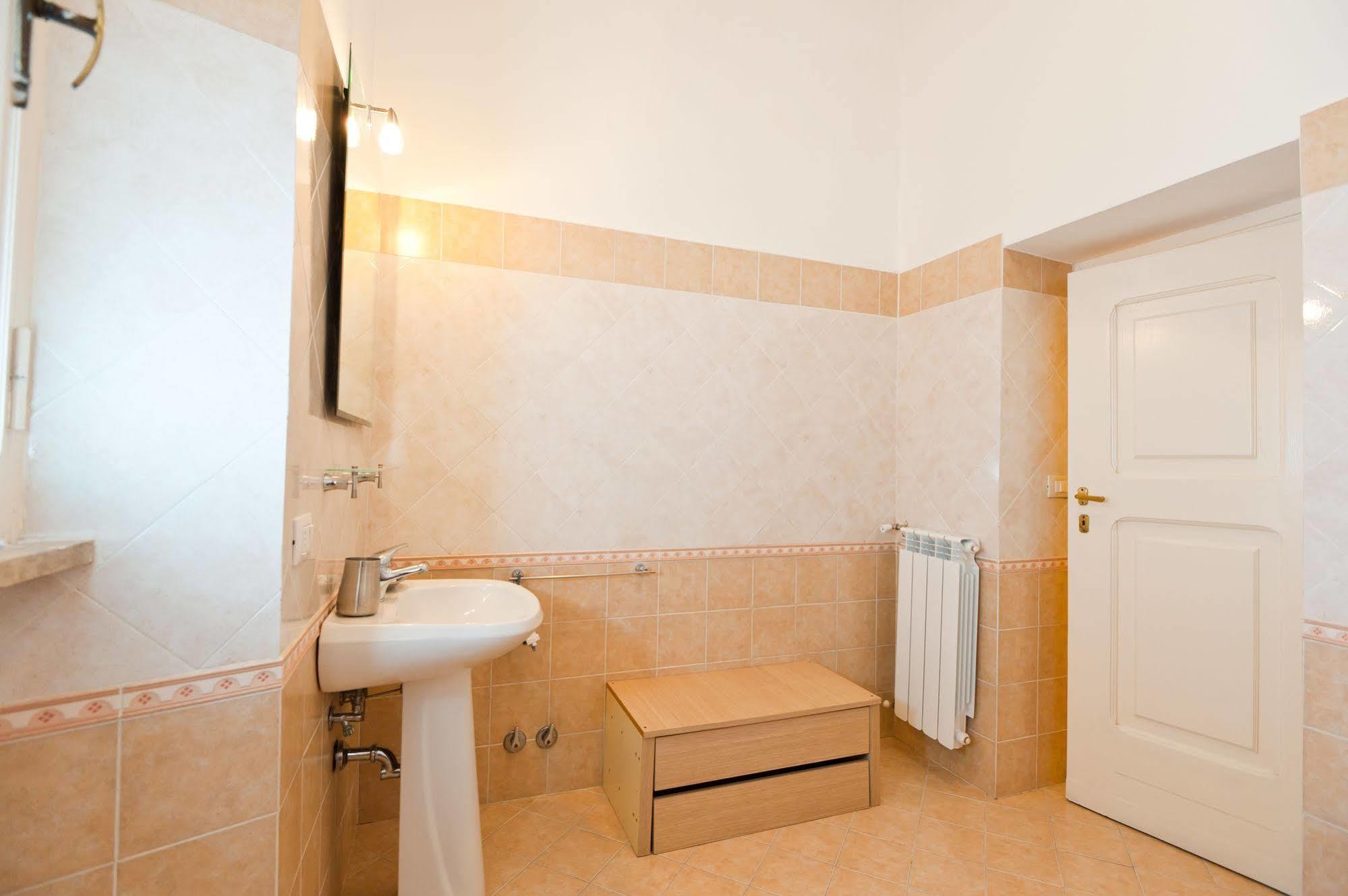 Rome Services Porta Castello Bagian luar foto