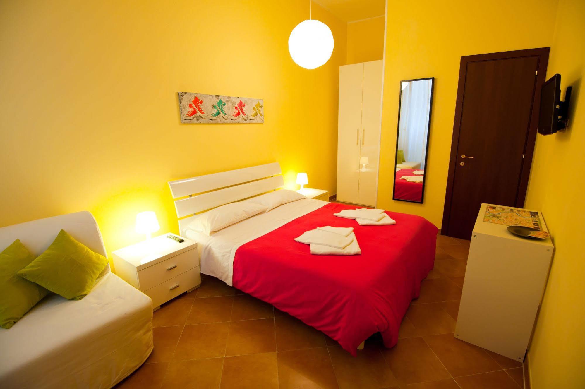 Rome Services Porta Castello Bagian luar foto