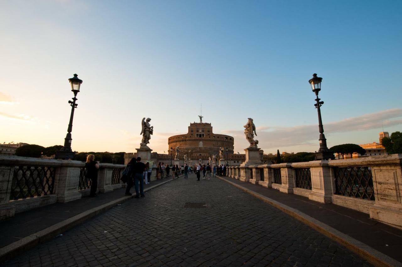 Rome Services Porta Castello Bagian luar foto