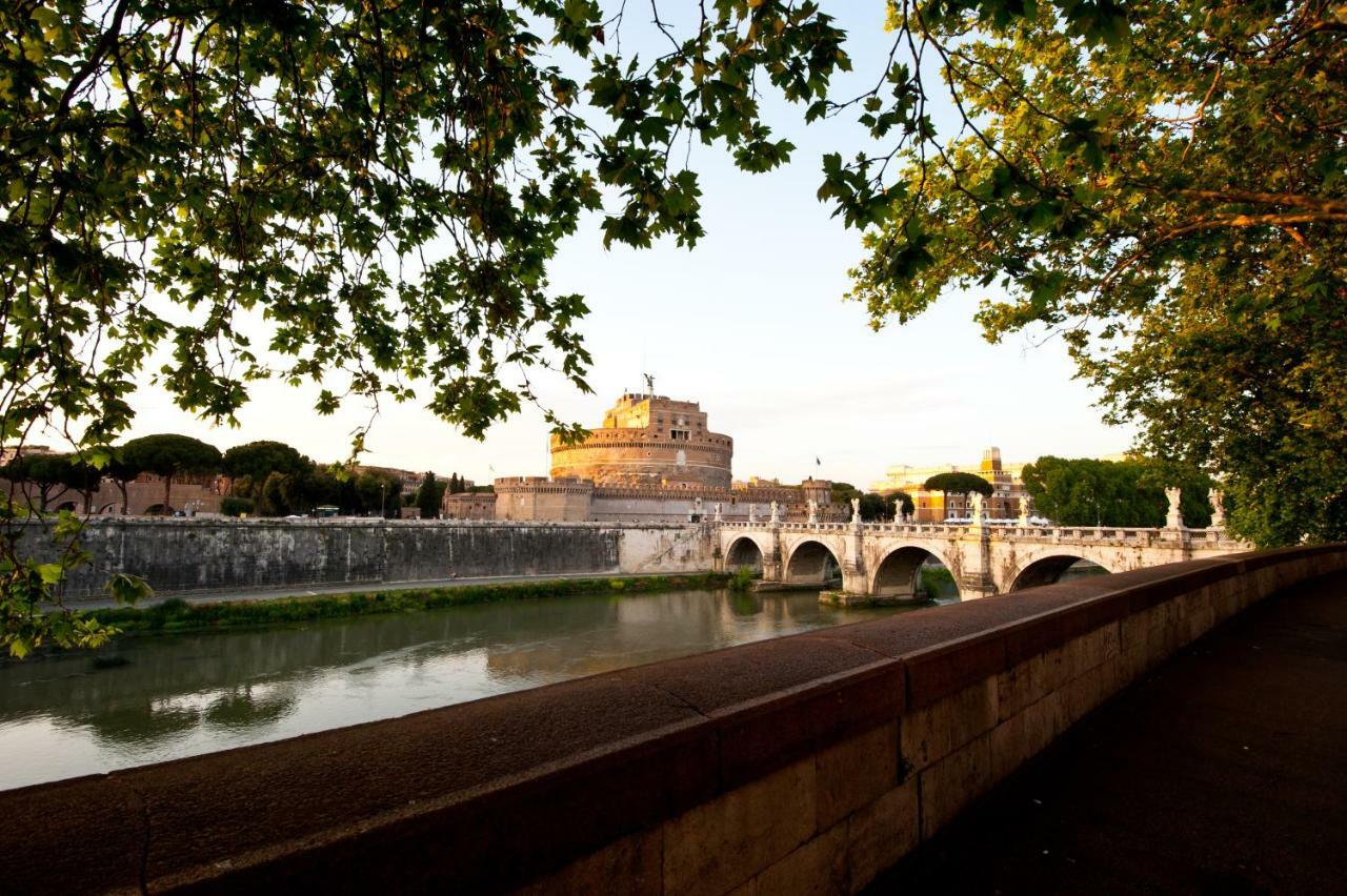 Rome Services Porta Castello Bagian luar foto